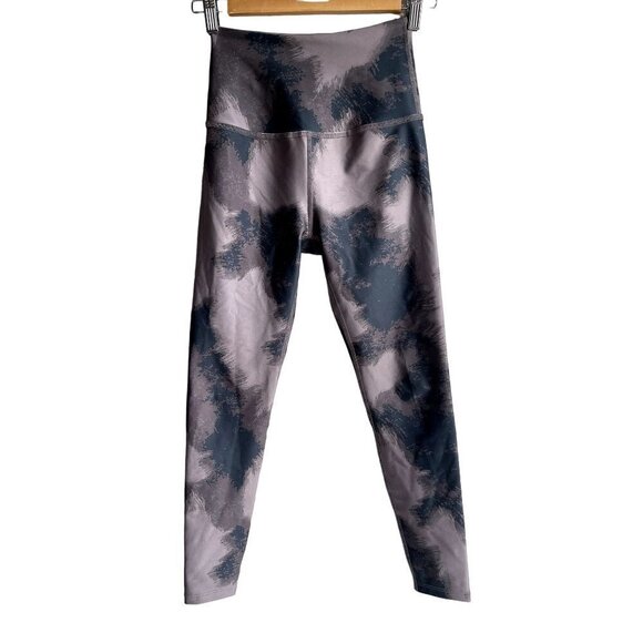 BEYOND YOGA Printed Leggings Size XS Cropped Stretch Gray Purple - Picture 1 of 6
